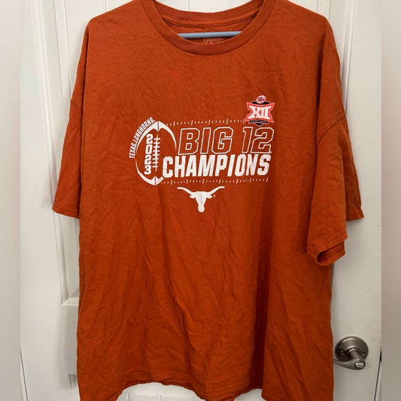 Blue 84 Other - Men’s university of Texas longhorns short sleeve shirt. Size XXXL burnt orange.
